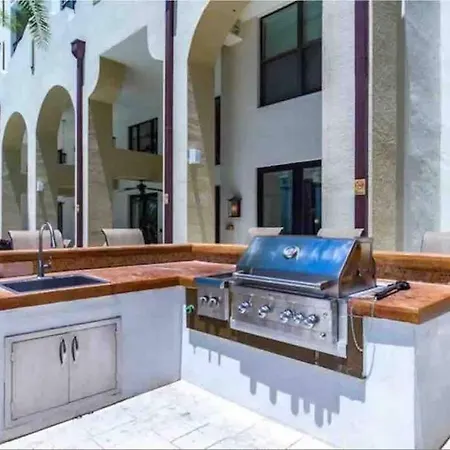 Blooming Journey In Tampa Bay! Apartment Exterior photo